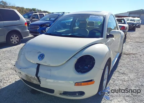 2010 Volkswagen New Beetle 2.5L из США, поврежденный, VIN 3VWRG3AG9AM024826